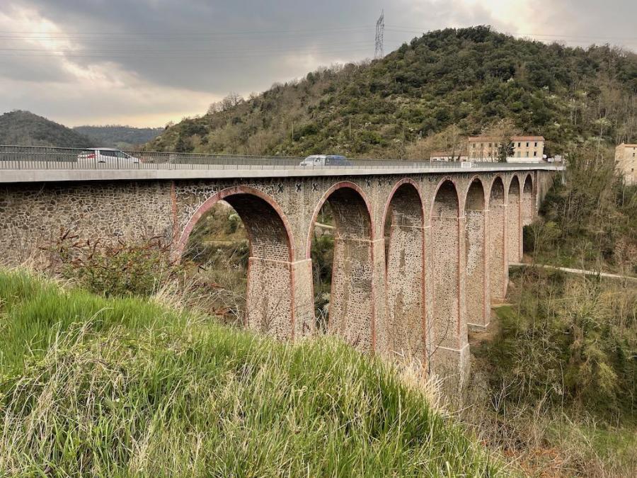 11 voitures sur le pont du duzon