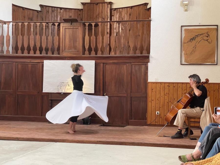 14 emilie chabanas danse au son du violoncelle de jean franc ois andre