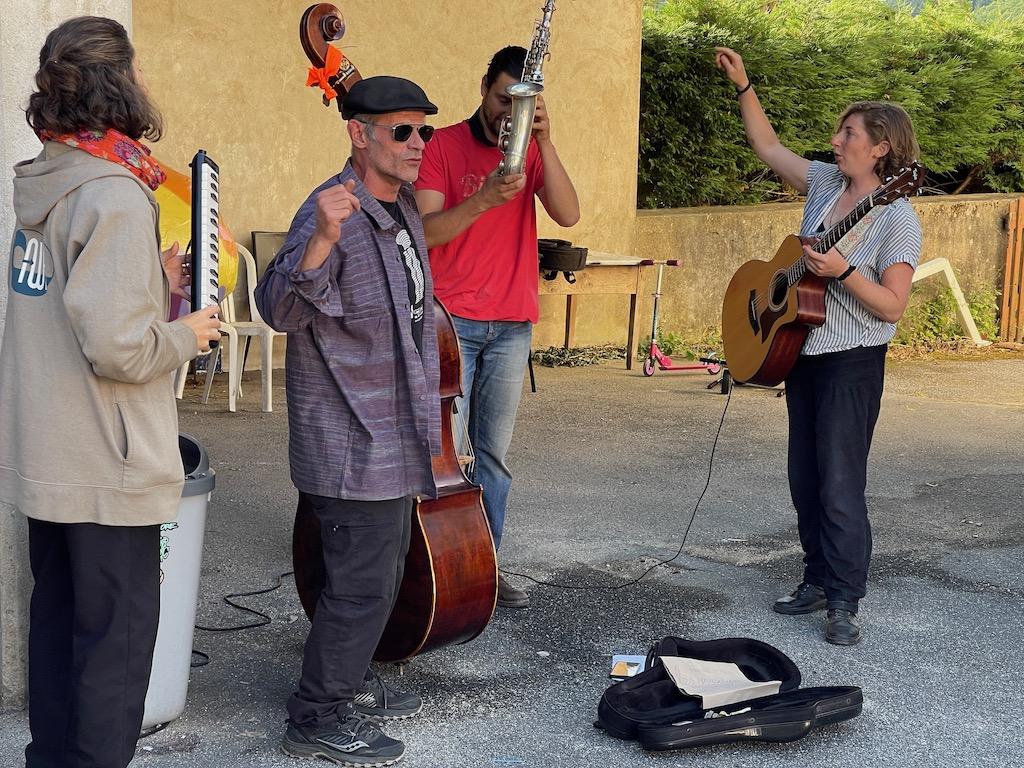 Et merci à François et ses amis pour ce beau moment de jazz