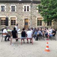 Valentin demande aux volontaires de s'identifier