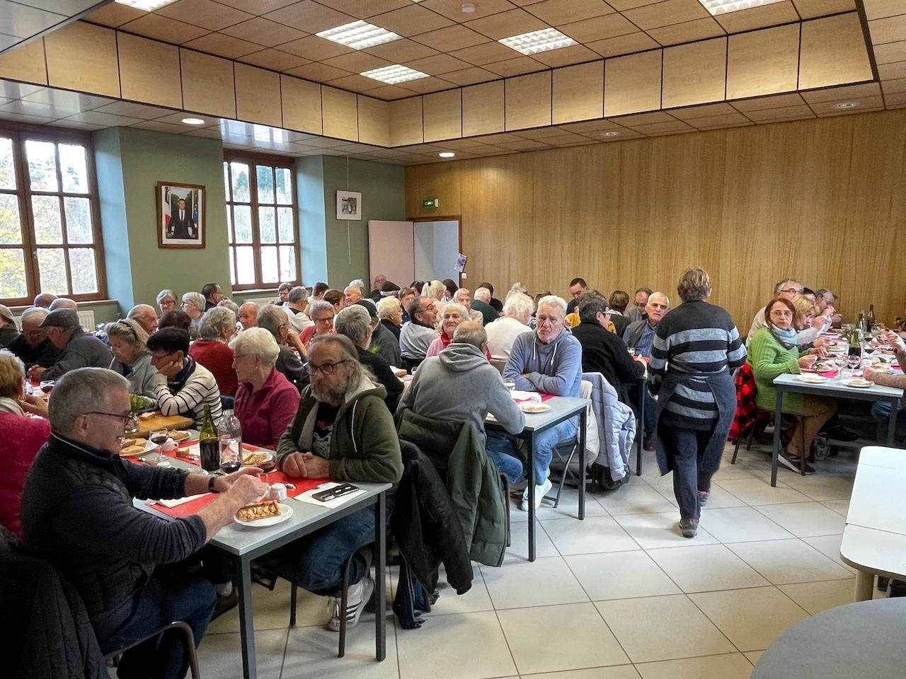 La salle du Conseil convertie en restaurant