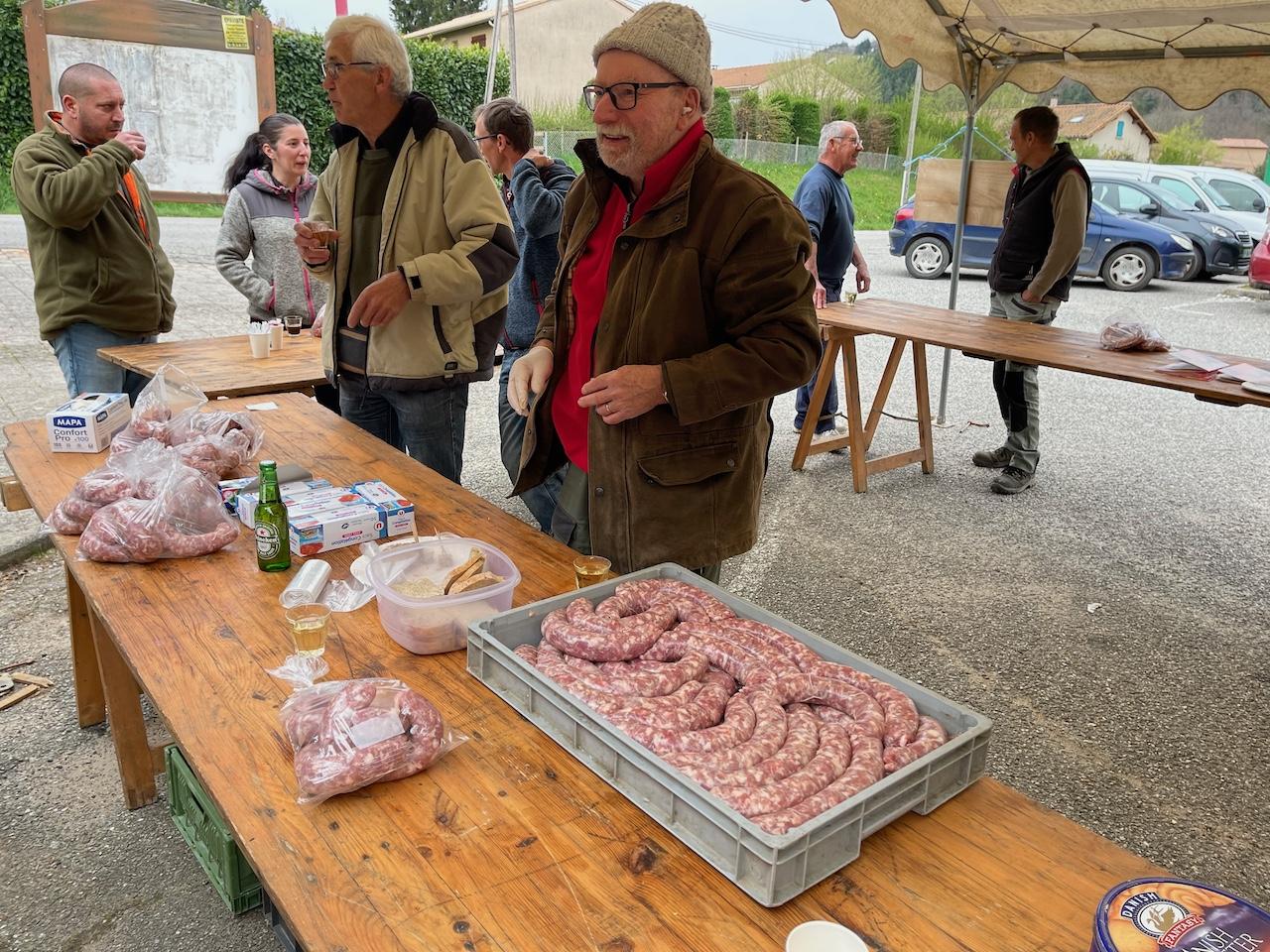 Et dimanche matin, le président commercialise ...