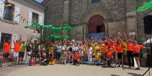 81 la photo de groupe des be ne voles panoramique