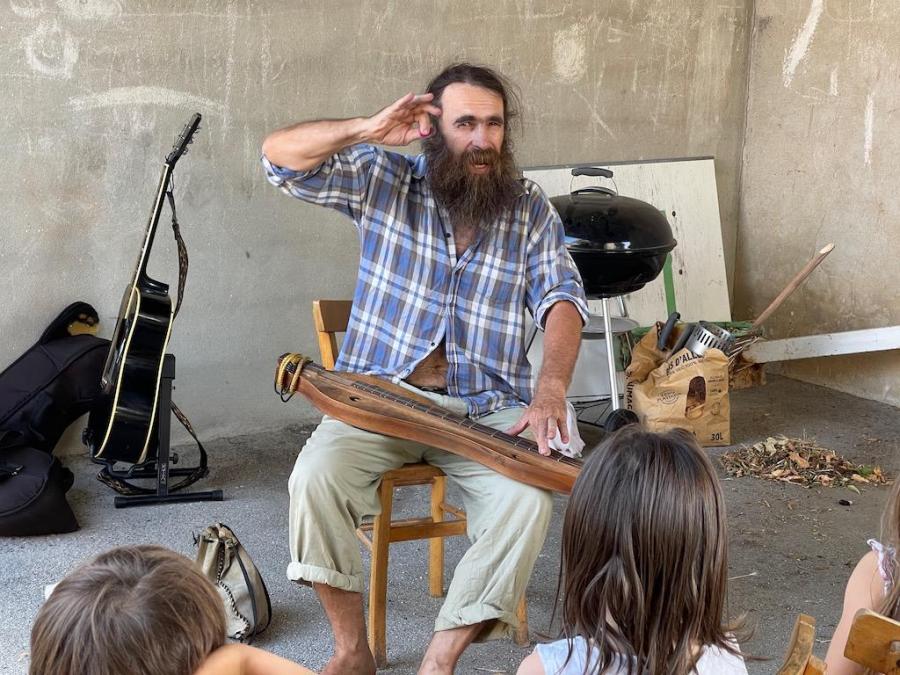 Alain ayme en pleine histoire