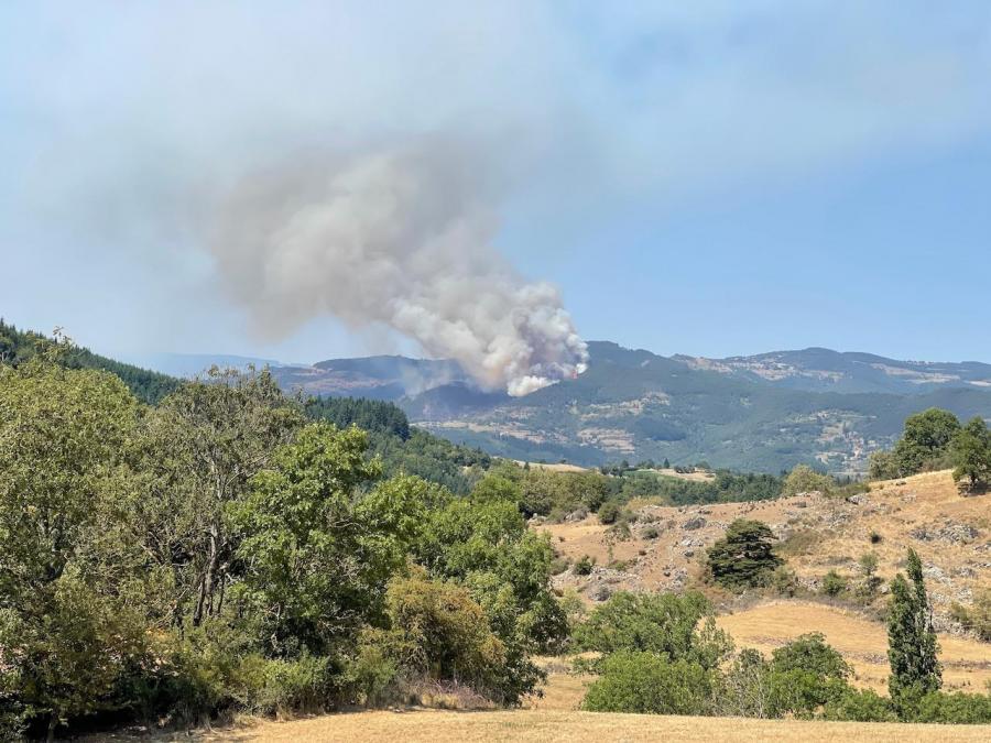 Le feu au dessus de lamastre a 14h20