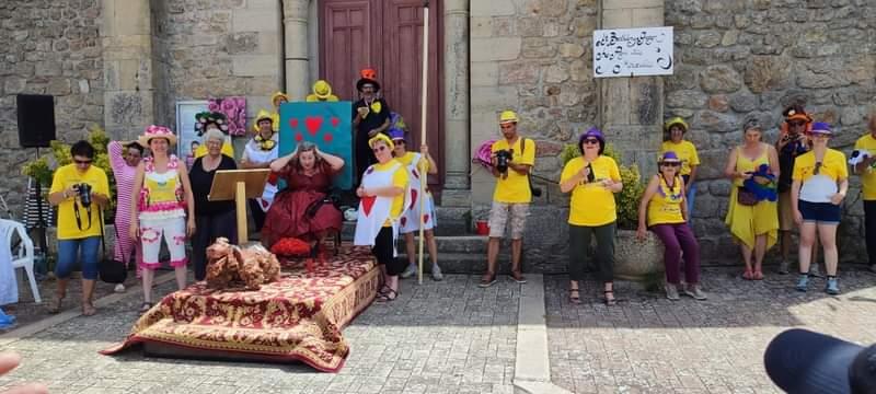 Le trône et la cour ...