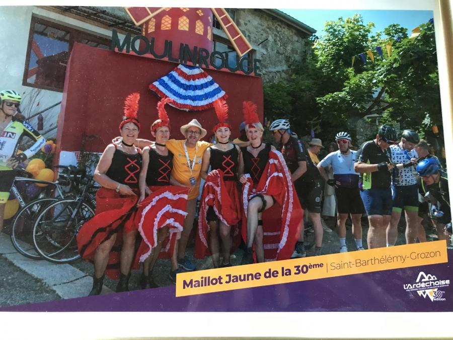 Maillot jaune et les danseuses photo catherine balthazard