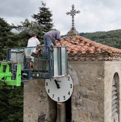Remplacement de tuiles a l e glise de grozon 30 aou 23 carre e